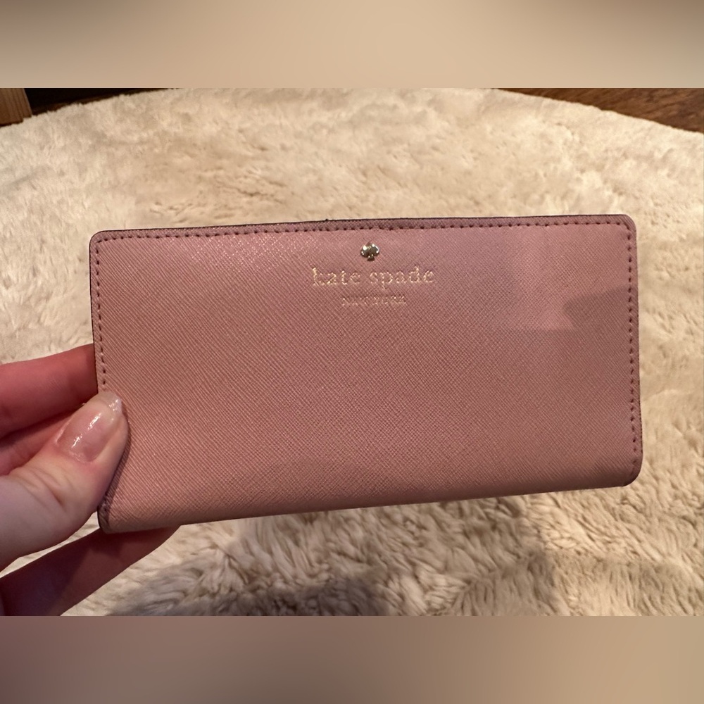 ♠️Kate Spade Madison Large Slim Bifold Wallet♠️ - Picture 1 of 3